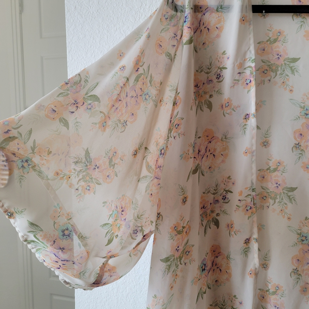 Mudd Pastel Floral Kimono - Picture 5 of 6